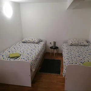Tia Apartment
